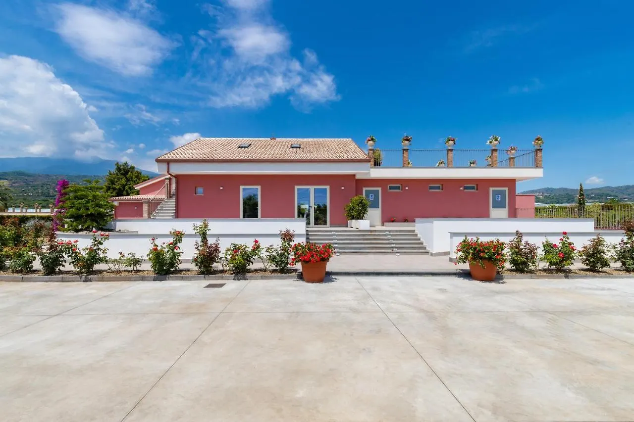 Dipladenia Garden Country Resort Mascali