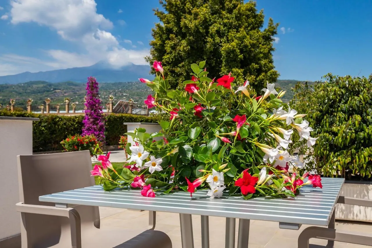 Dipladenia Garden Country Resort Mascali