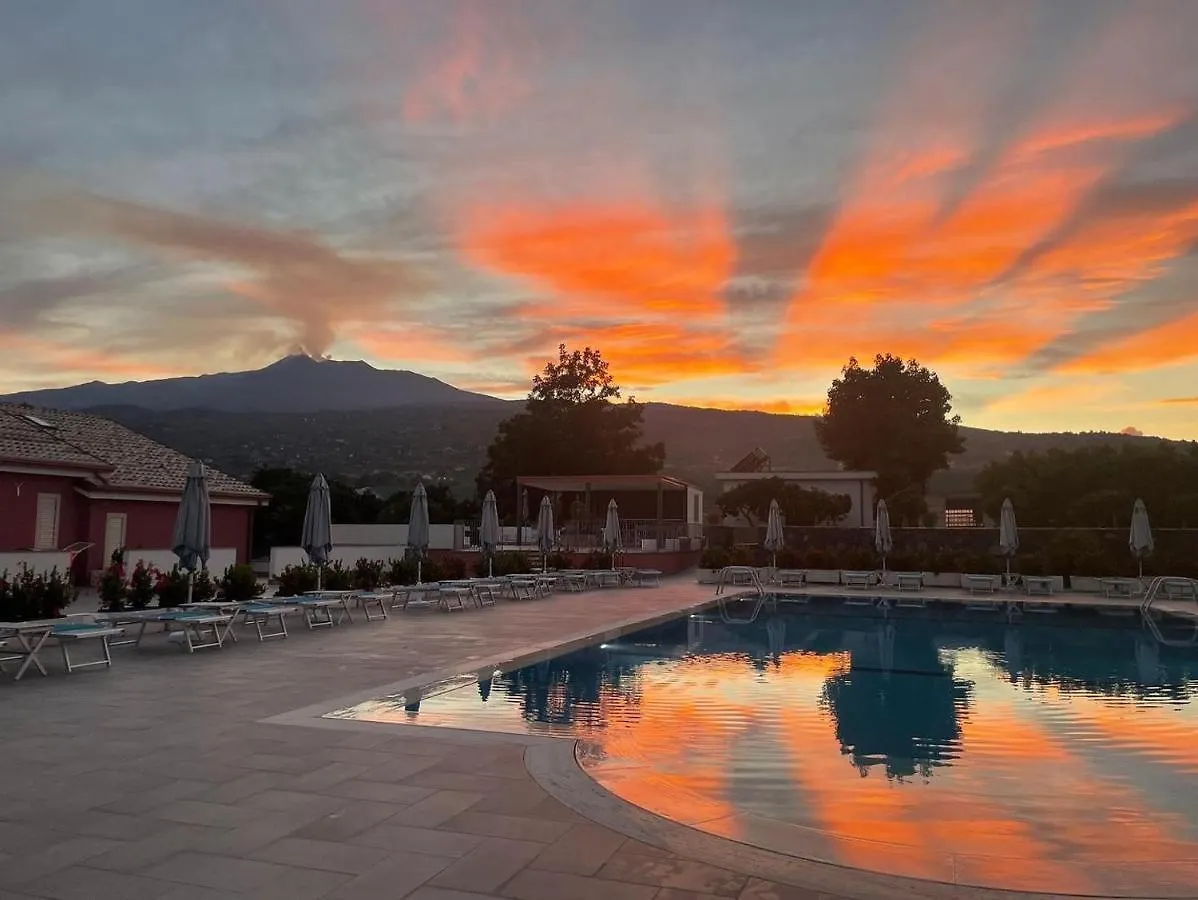 Farm stay Dipladenia Garden Country Resort Mascali