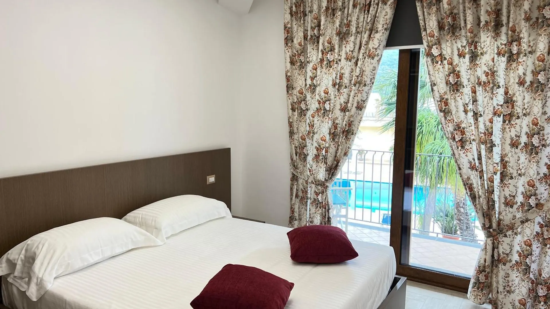 Dipladenia Garden Country Resort Mascali 0*,